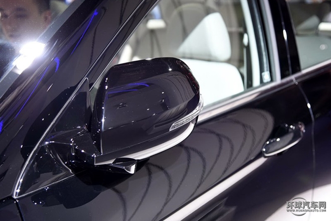 2015款 2.0T 手動四驅尊貴型