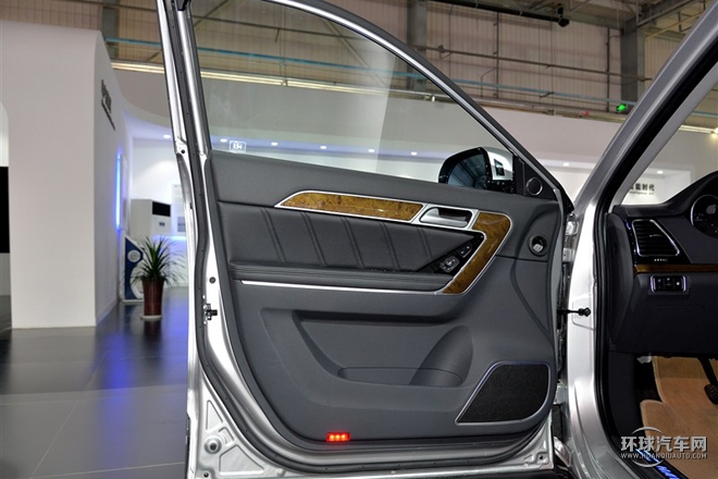 2015款 2.0T 自動兩驅(qū)尊貴型