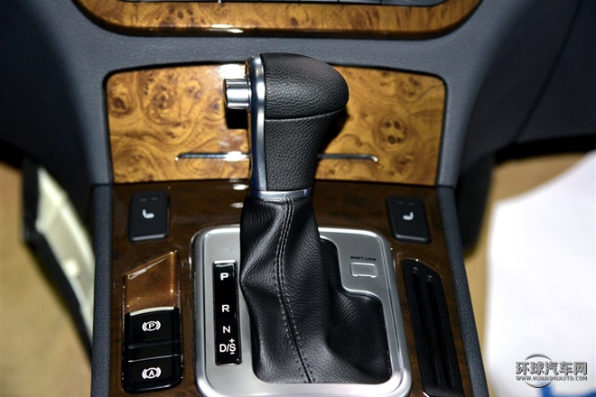 2015款 2.0T 自動(dòng)兩驅(qū)尊貴型