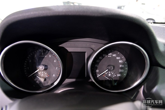 2015款 2.0T 自動(dòng)兩驅(qū)尊貴型