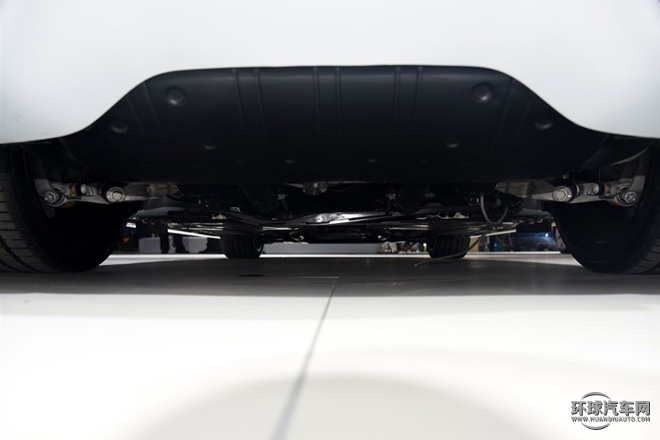 2016款 5.0T R 四驅(qū)硬頂版