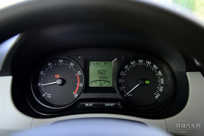 2015款 1.4L 自動前行版