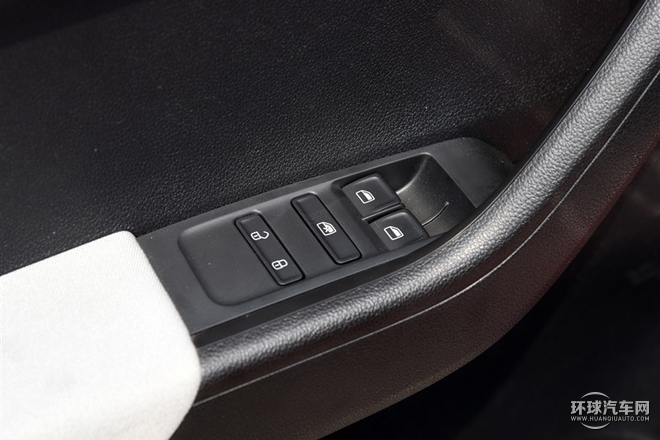 2015款 1.6L 自動創行版