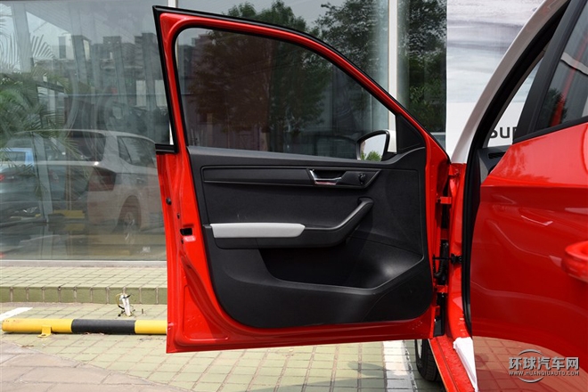 2015款 1.6L 自動創行版