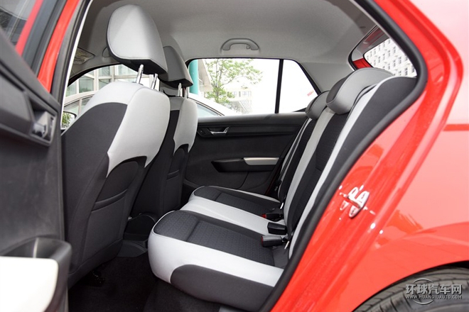 2015款 1.6L 自動(dòng)創(chuàng)行版