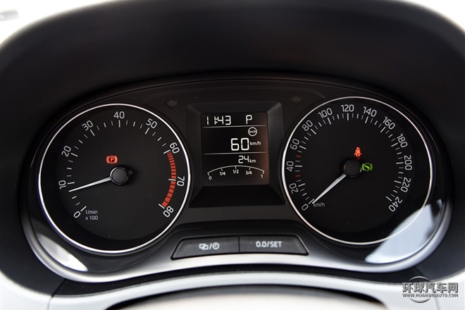 2015款 1.6L 自動創(chuàng)行版