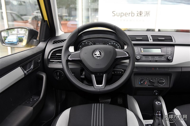 2015款 1.6L 自動(dòng)運(yùn)動(dòng)版