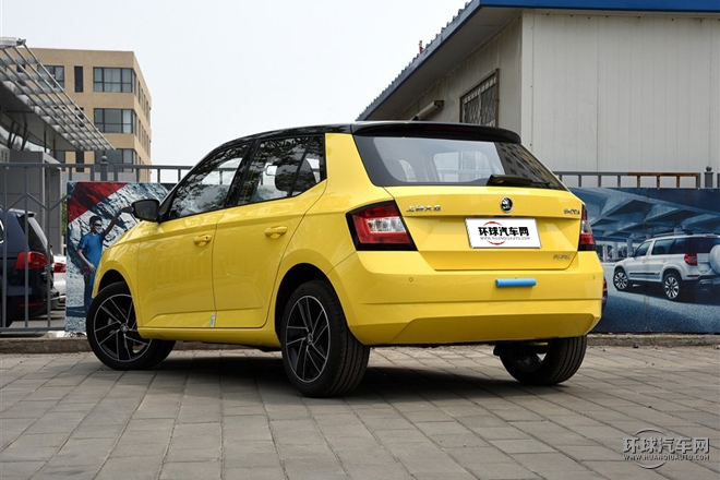 2015款 1.6L 自動(dòng)運(yùn)動(dòng)版