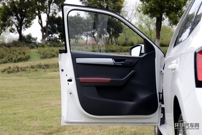 2015款 1.6L 自動智行版