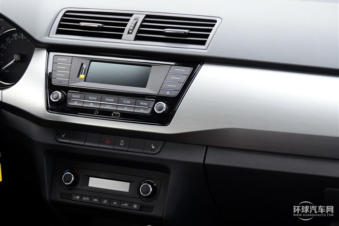 2015款 1.6L 自動智行版