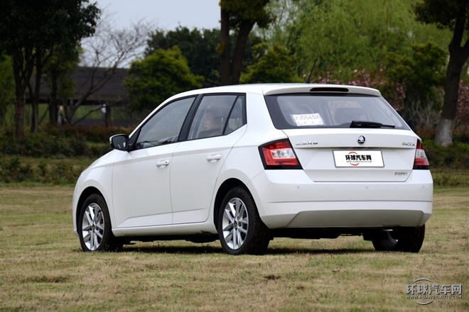 2015款 1.6L 自動智行版