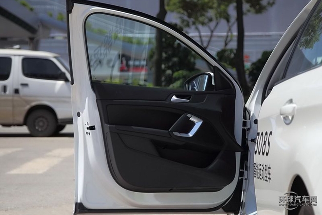 2015款 1.2T 自動尚馳版