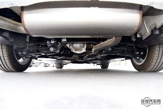 2015款 320i 超悅版運(yùn)動設(shè)計(jì)套裝