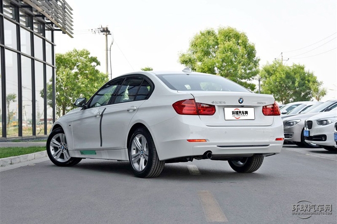 2015款 320i 超悅版運(yùn)動(dòng)設(shè)計(jì)套裝