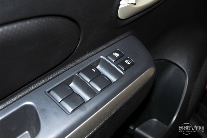 2015款 1.6L 手動豪華版