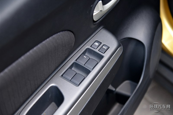 2015款 1.6L 手動北斗導航版