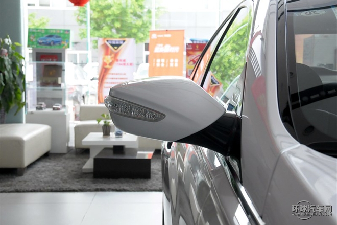 2015款 經典 2.0L 自動豪華版