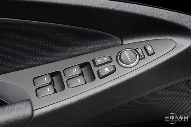 2015款 經典 2.0L 自動領先版