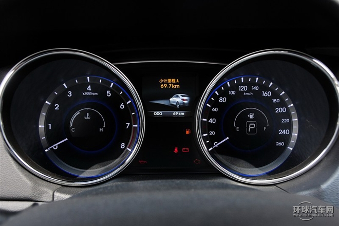 2015款 經典 2.0L 自動領先版