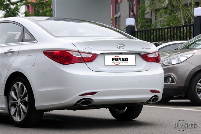 2015款 經典 2.0L 自動領先版