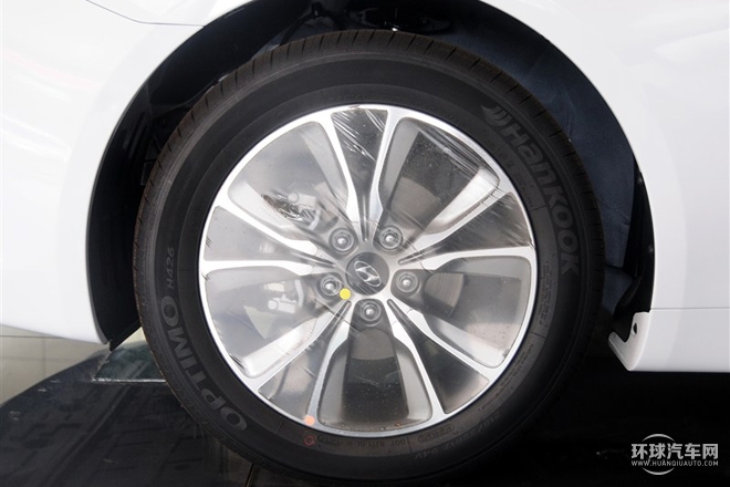 2015款 經(jīng)典 2.4L 自動(dòng)領(lǐng)先版 國(guó)V