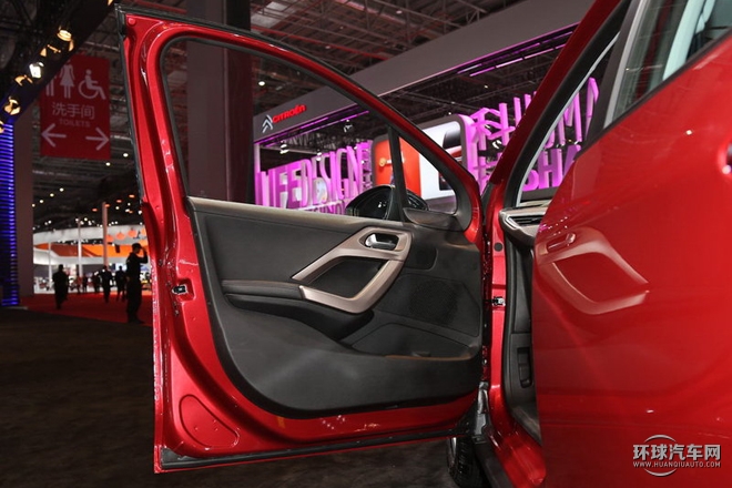 2015款 1.6THP 自動(dòng)時(shí)尚版