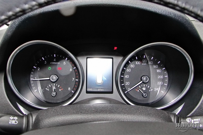 2015款 2.0T 手動兩驅(qū)尊貴型