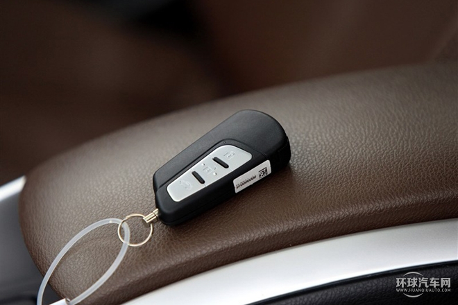 2015款 1.8T 自動旗艦型