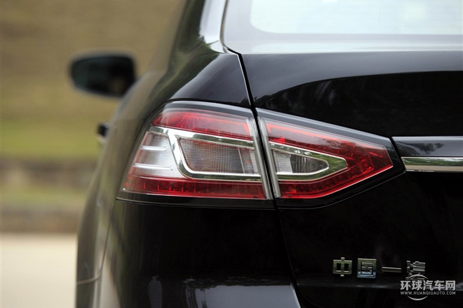 2015款 1.8T 自動旗艦型