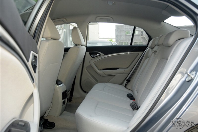 2015款 1.8T 自動舒適型