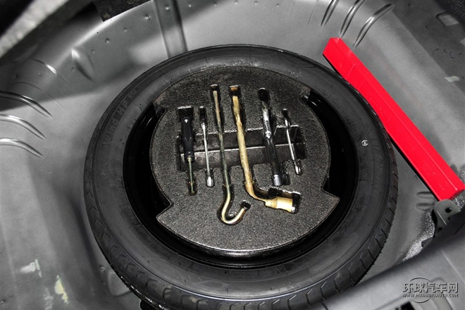 2015款 1.8T 自動尊貴型