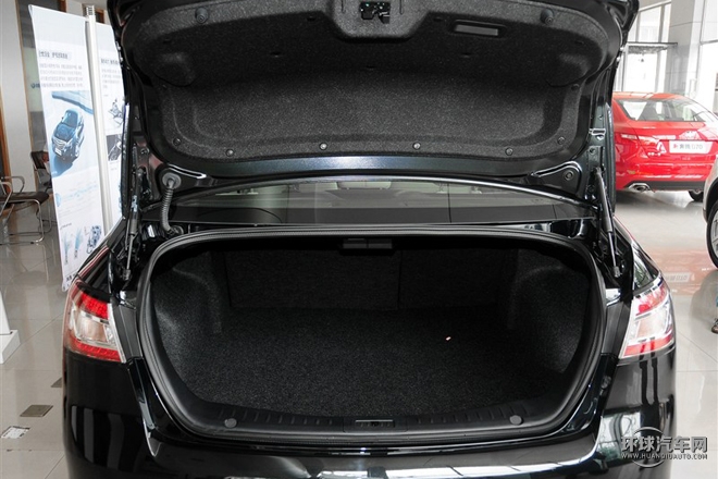 2015款 1.8T 自動尊貴型