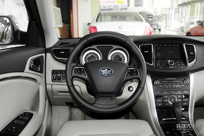 2015款 1.8T 自動尊貴型