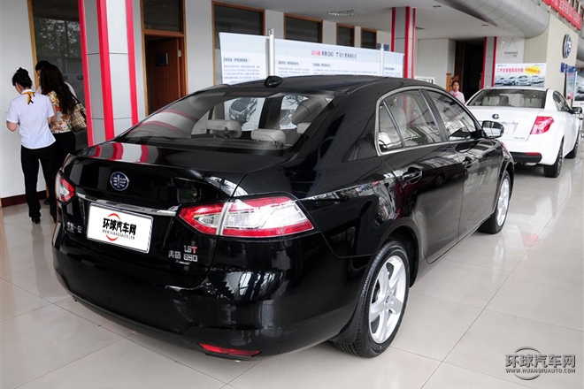 2015款 1.8T 自動尊貴型