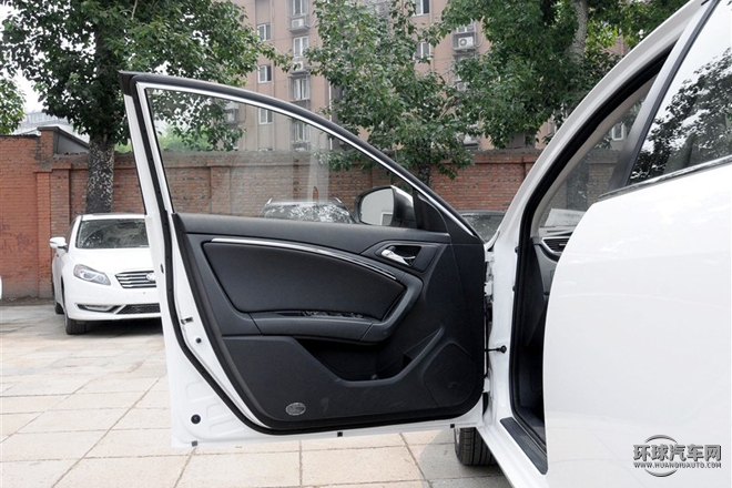 2015款 2.0T 自動豪華型