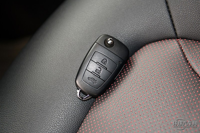 2015款 1.8T 自動運動型