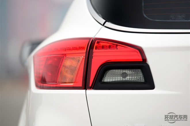 2015款 1.8T 自動運動型