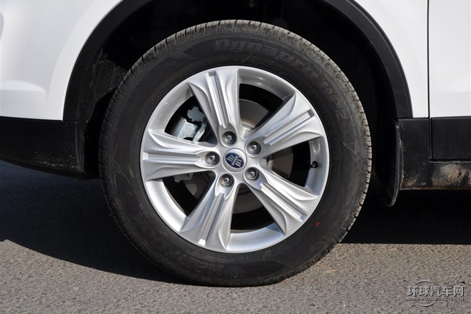 2015款 2.0L 手動基本型