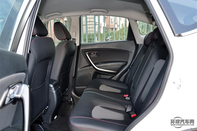 2015款 2.0L 手動基本型