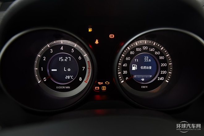 2015款 2.0L 手動舒適兩周年紀念型