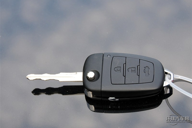 2015款 2.0L 自動豪華型