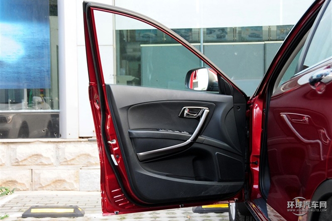 2015款 2.0L 自動舒適型