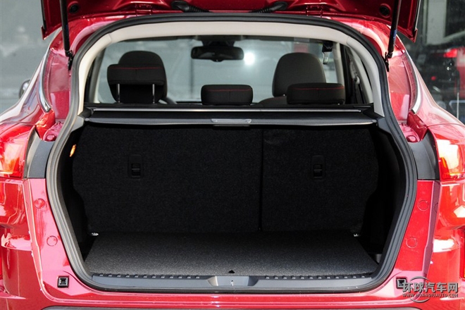 2015款 2.0L 自動舒適型