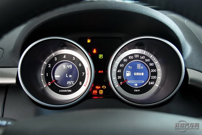 2015款 2.0L 自動舒適周年紀念型