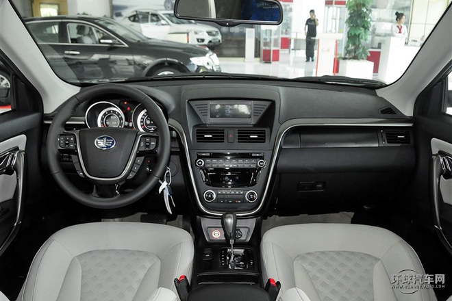 2015款 2.0L 自動舒適周年紀念型