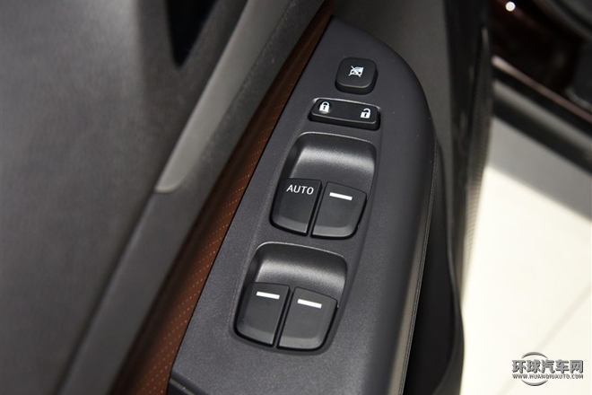2015款 1.5T 升級版 手動豪華型