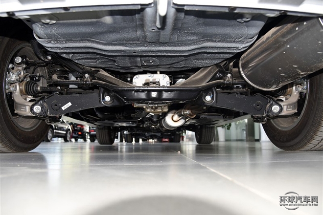 2015款 升級(jí)版 1.5T 手動(dòng)四驅(qū)精英型