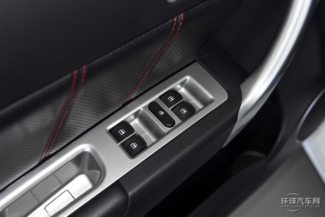 2015款 升級(jí)版 1.5T 手動(dòng)四驅(qū)精英型