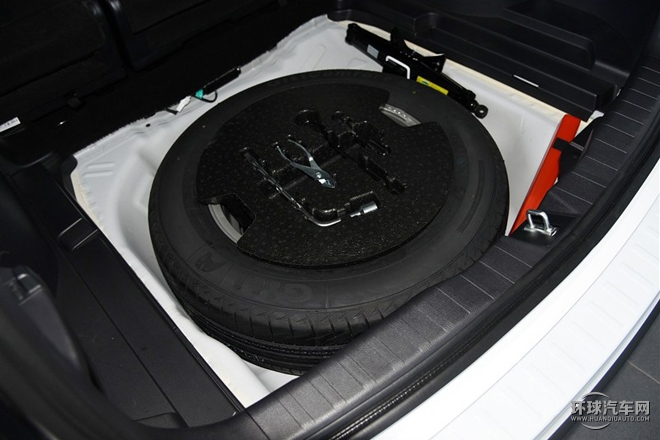 2015款 運動版 1.5T 自動兩驅尊享型