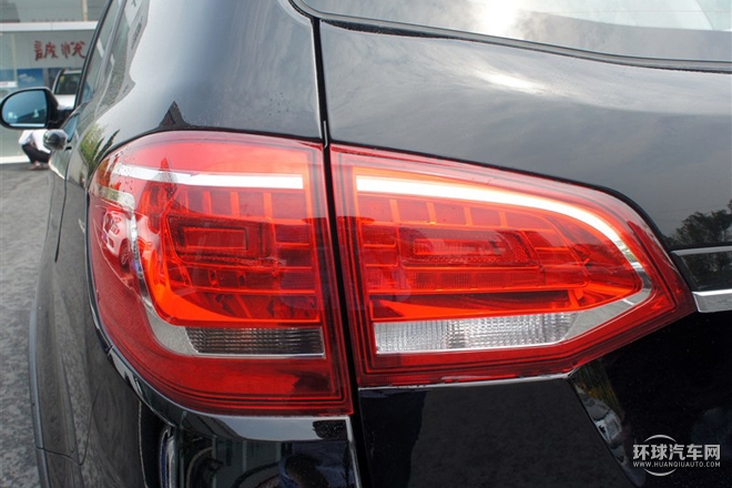 2015款 運(yùn)動(dòng)版 1.5T 自動(dòng)兩驅(qū)豪華型